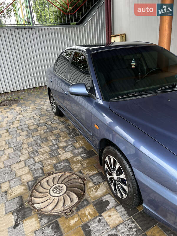 Седан Kia Sephia 2003 в Тернополі