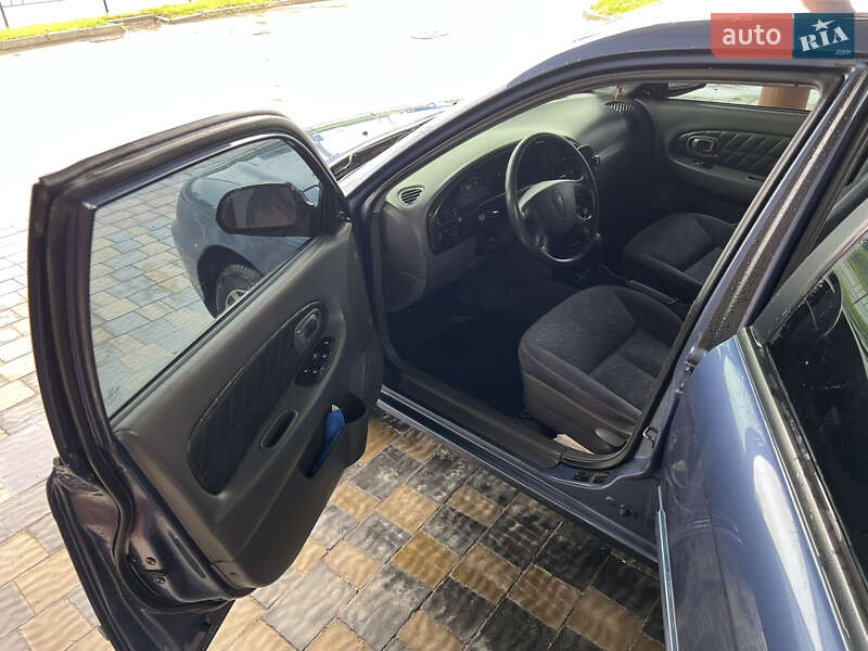 Седан Kia Sephia 2003 в Тернополі