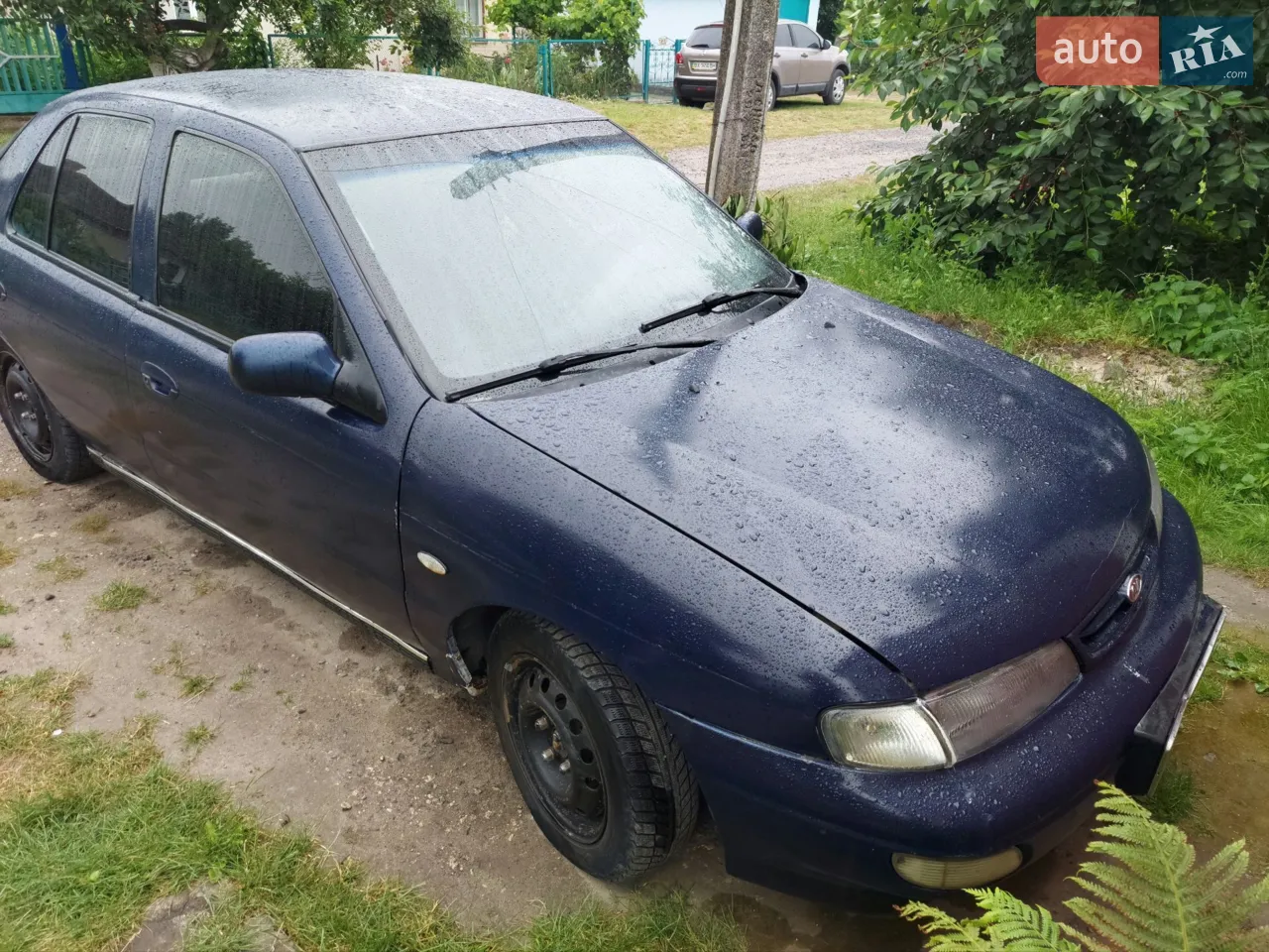 Продам машину повністю на ходу, в роботі щодня, мотор працює ідеально, є комплект зимових шин, є 2 ключа. З недоліків - потрібно поварити пороги