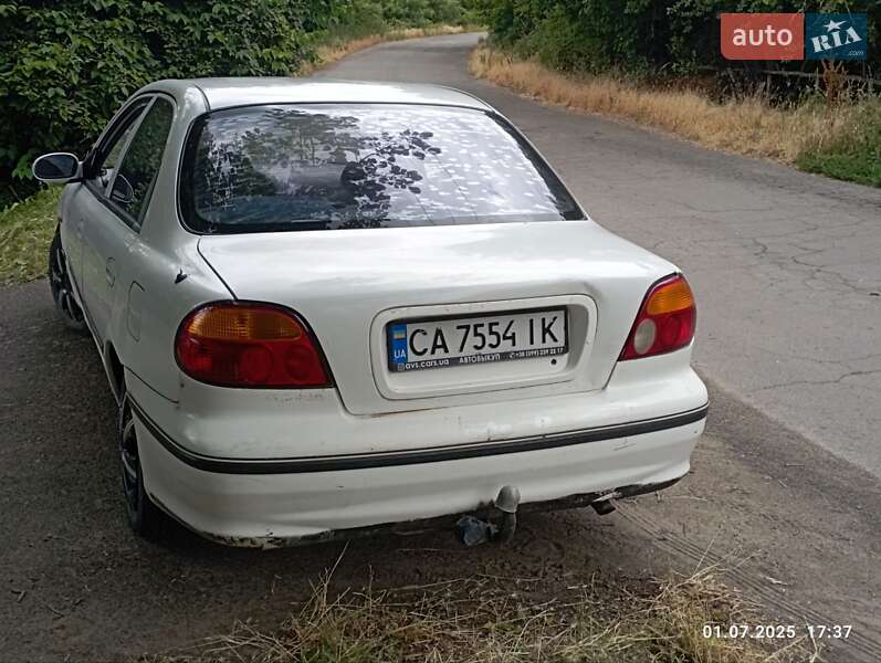 Седан Kia Sephia 2000 в Шполе