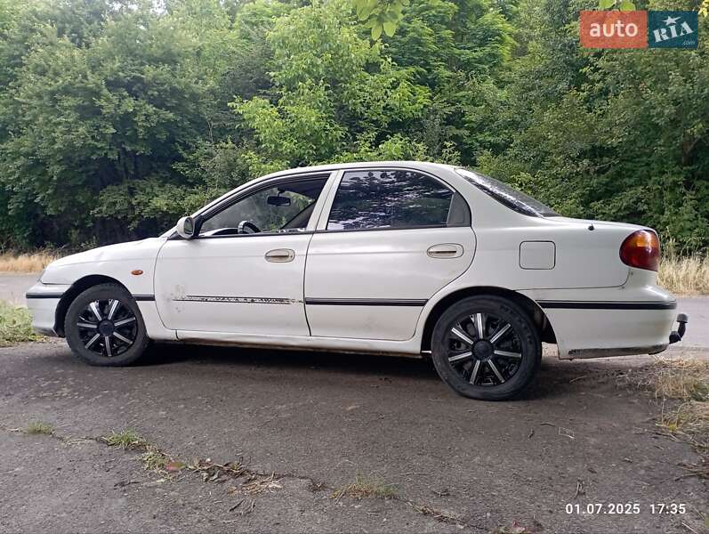 Седан Kia Sephia 2000 в Шполе
