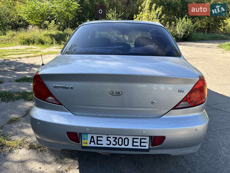Седан Kia Sephia 2003 в Павлограде