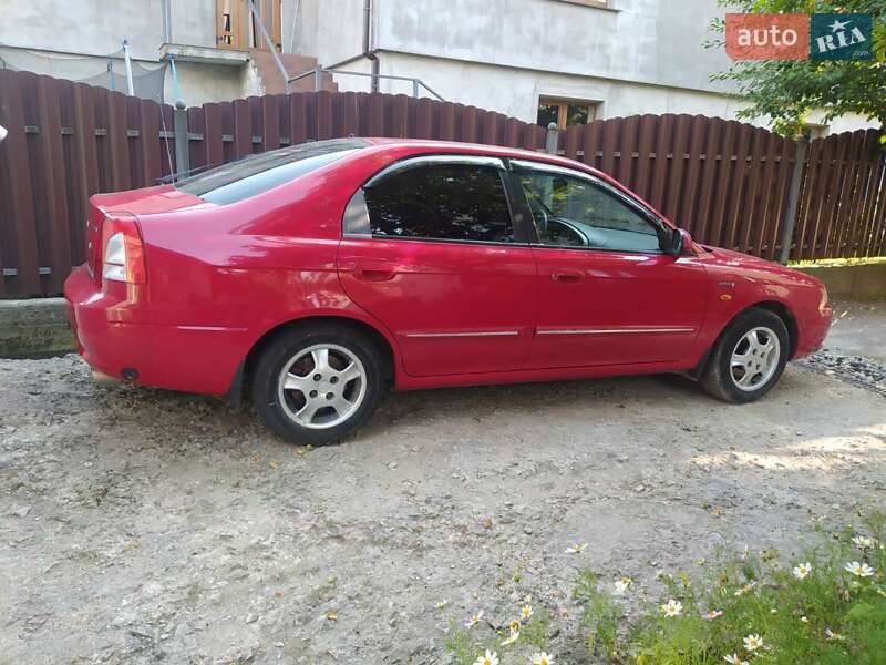 Kia Sephia 2003