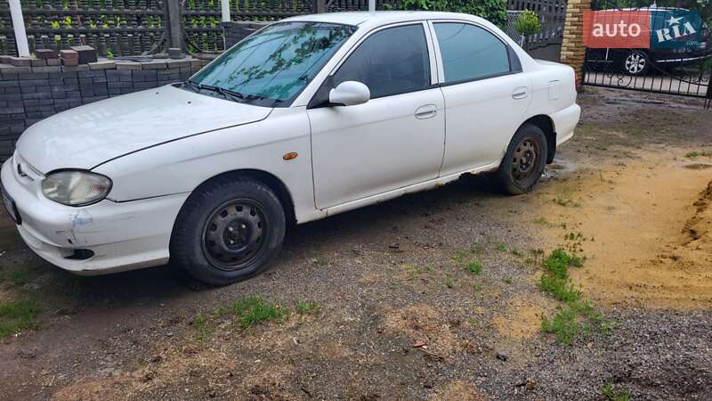 Седан Kia Sephia 2001 в Виннице