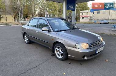 Седан Kia Sephia 2002 в Николаеве