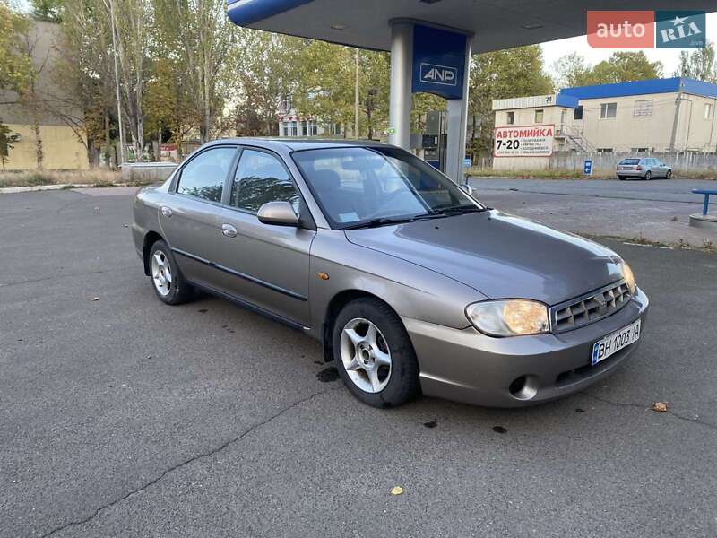Kia Sephia 2002