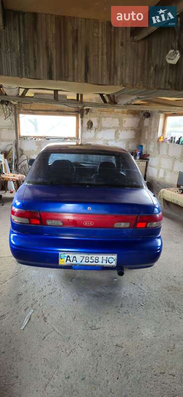 Седан Kia Sephia 1996 в Мироновке