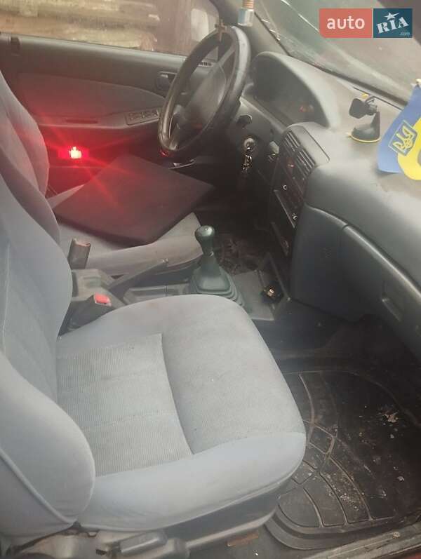 Седан Kia Sephia 1993 в Чуднове фото Седан Kia Sephia 1993 в Чуднове