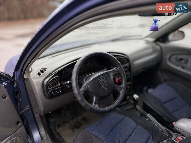 Седан Kia Sephia 2003 в Днепре