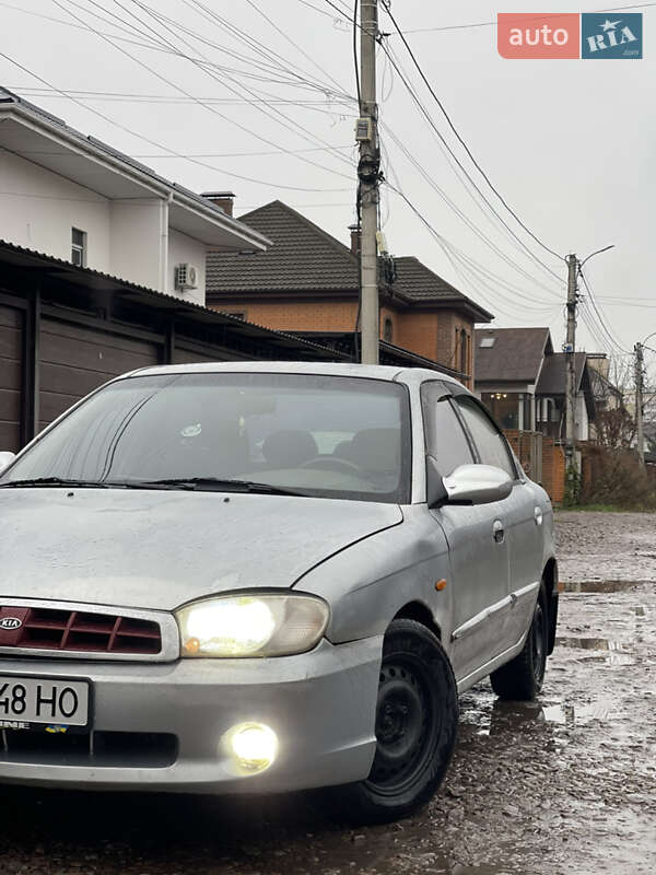 Седан Kia Sephia 2001 в Києві