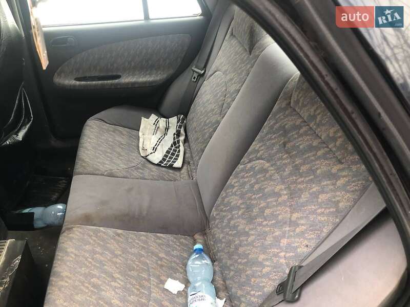 Седан Kia Sephia 1996 в Борщеве