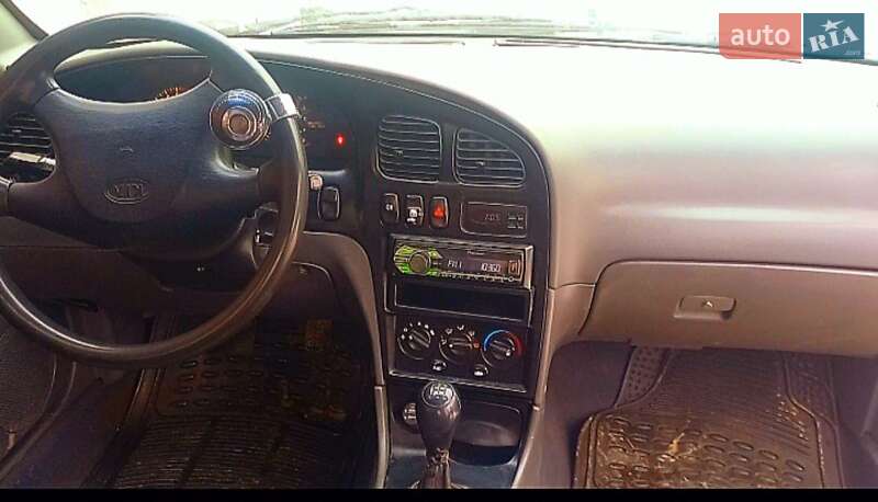 Kia Sephia 2000