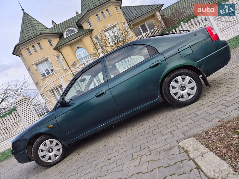 Седан Kia Sephia 2000 в Черновцах