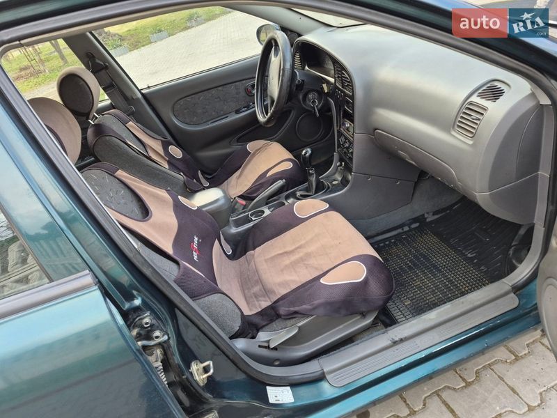 Седан Kia Sephia 2000 в Черновцах