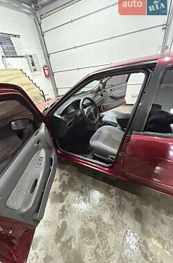 Седан Kia Sephia 1995 в Одессе