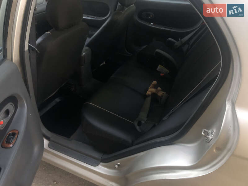 Хэтчбек Kia Shuma 2000 в Кропивницком