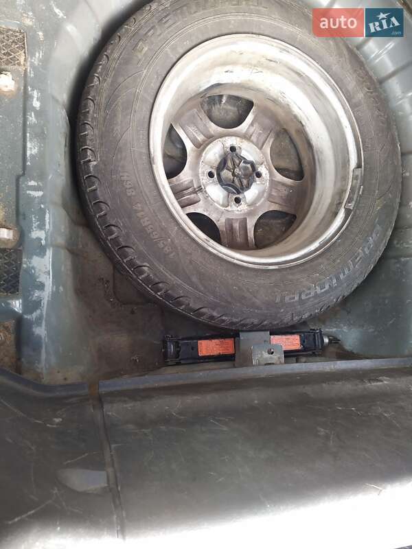 Седан Kia Shuma 2000 в Житомирі