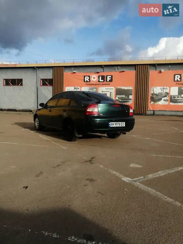 Kia Shuma