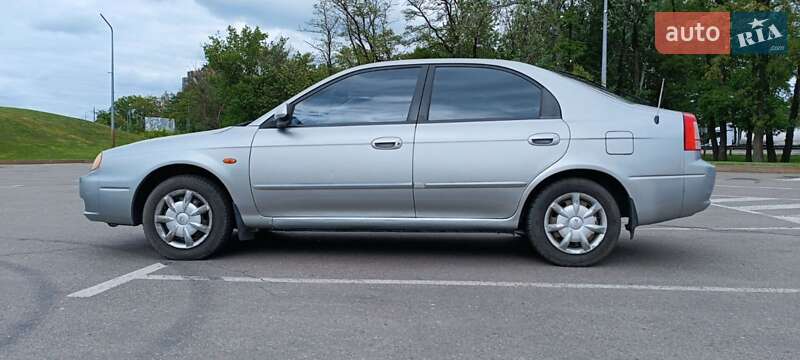 Седан Kia Shuma 2002 в Києві