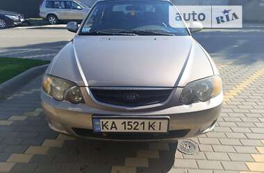 Седан Kia Shuma 2002 в Києві