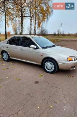 Седан Kia Shuma 2001 в Тростянці