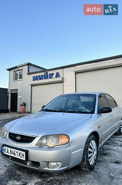 Седан Kia Shuma 2002 в Киеве