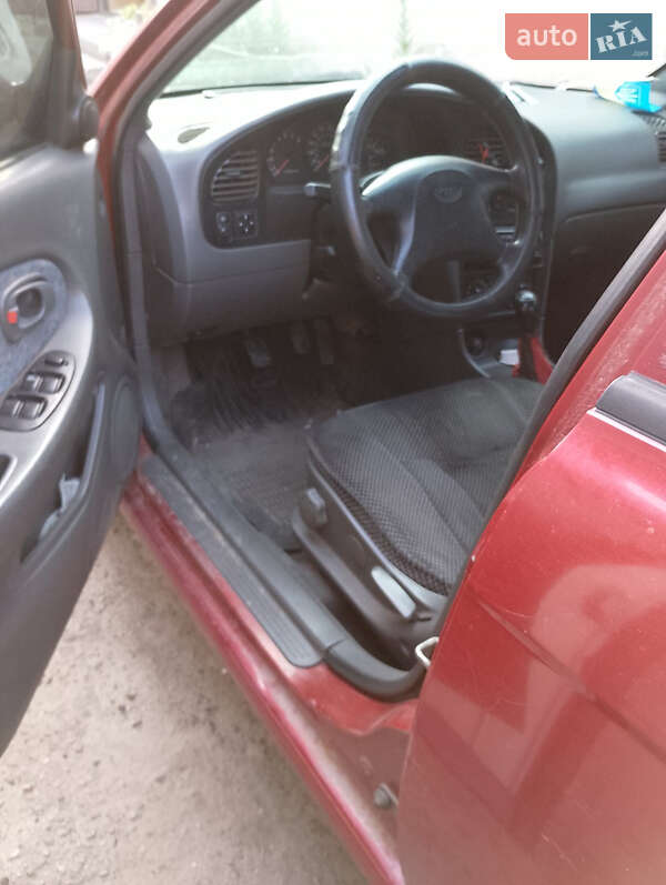 Седан Kia Shuma 1999 в Кременчуге