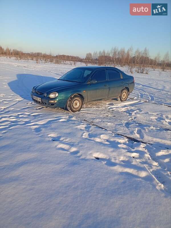 Седан Kia Shuma 2000 в Иванкове