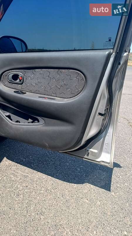 Седан Kia Shuma 2000 в Роздільній