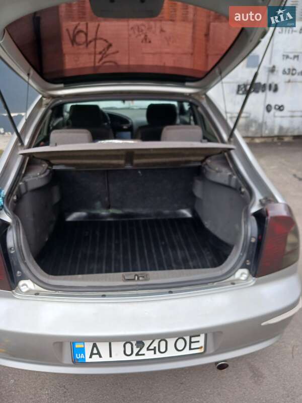Седан Kia Shuma 2004 в Броварах