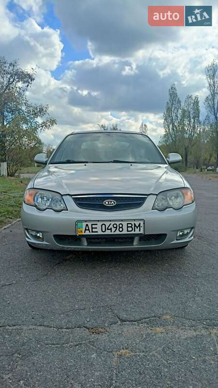 Седан Kia Shuma 2004 в Каменском