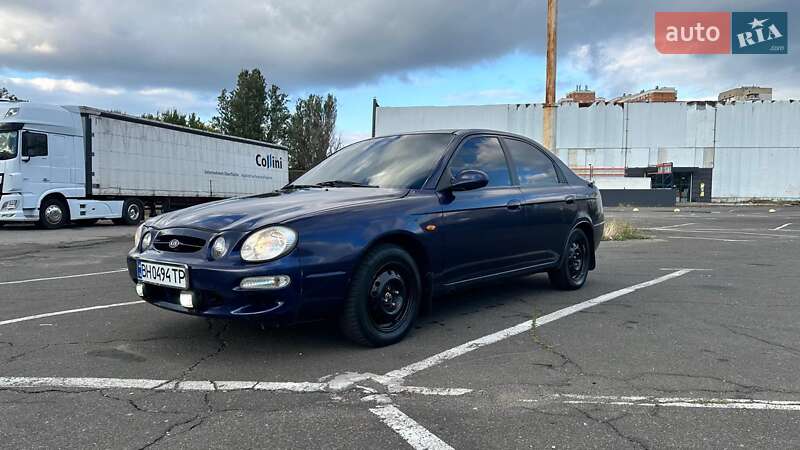 Седан Kia Shuma 2000 в Одессе