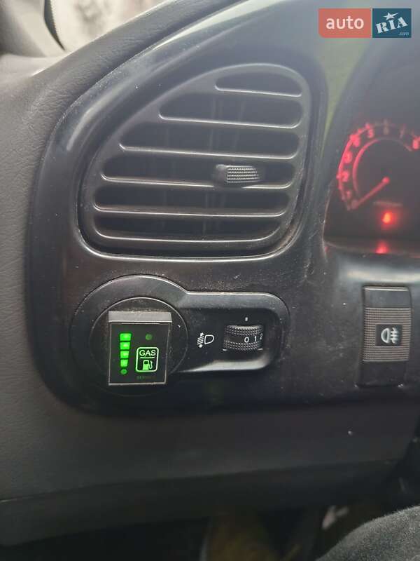 Седан Kia Shuma 2003 в Дунаївцях