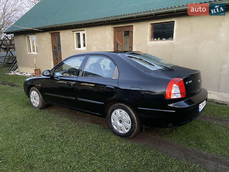 Седан Kia Shuma 2003 в Тернополе