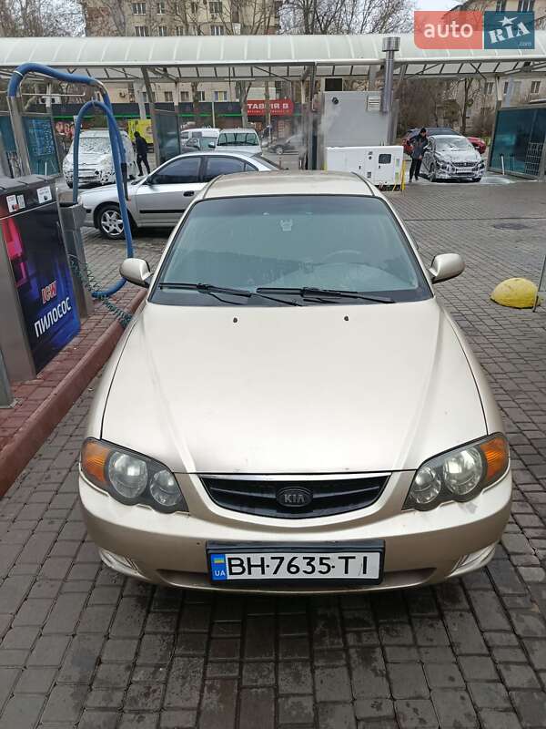 Kia Shuma 2002