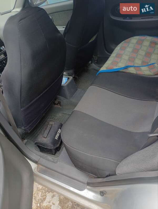 Седан Kia Shuma 2003 в Славянске