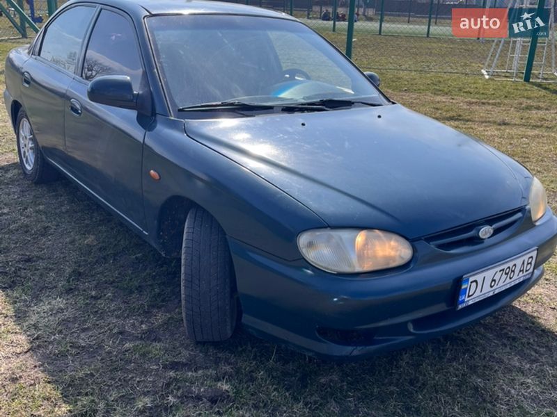 Седан Kia Shuma 2000 в Козове