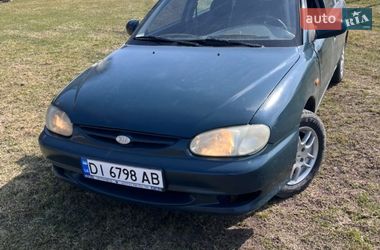 Седан Kia Shuma 2000 в Козове