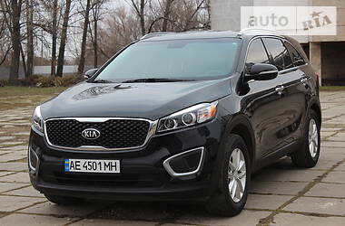 Позашляховик / Кросовер Kia Sorento 2016 в 