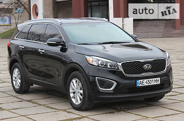 Позашляховик / Кросовер Kia Sorento 2016 в 