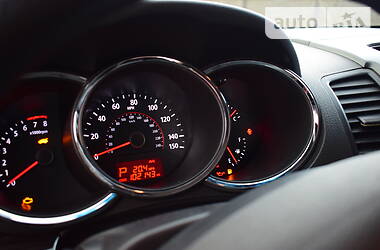 Позашляховик / Кросовер Kia Sorento 2011 в 