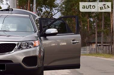 Позашляховик / Кросовер Kia Sorento 2011 в 