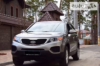 Позашляховик / Кросовер Kia Sorento 2011 в 