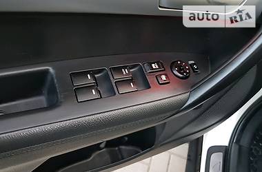 Позашляховик / Кросовер Kia Sorento 2014 в 