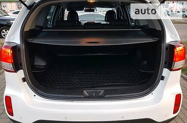 Позашляховик / Кросовер Kia Sorento 2014 в 