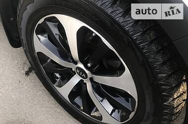 Позашляховик / Кросовер Kia Sorento 2016 в 