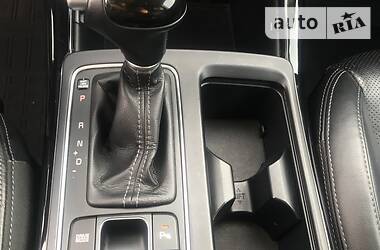 Позашляховик / Кросовер Kia Sorento 2016 в 