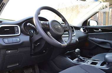 Позашляховик / Кросовер Kia Sorento 2015 в 