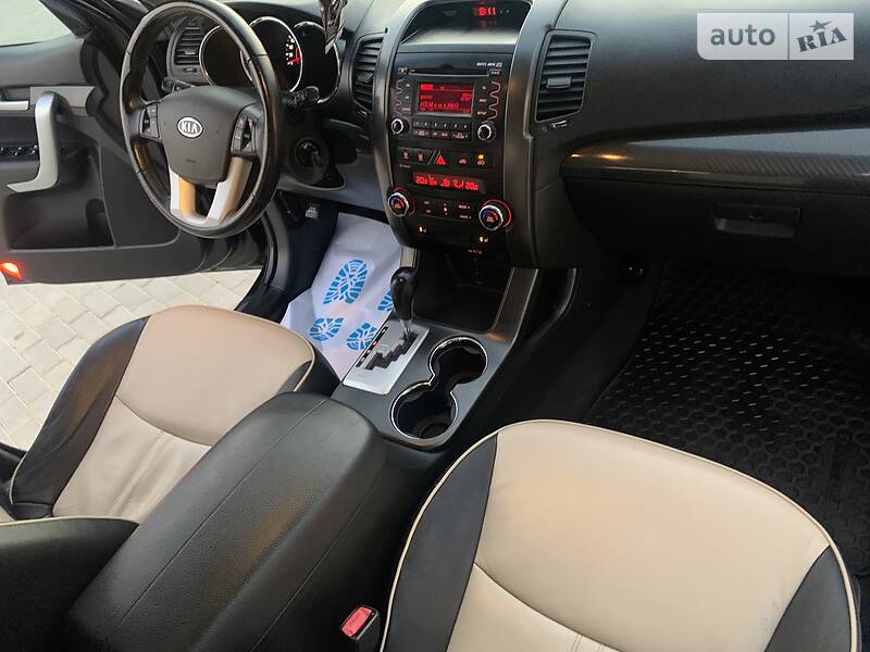 Позашляховик / Кросовер Kia Sorento 2010 в Івано-Франківську