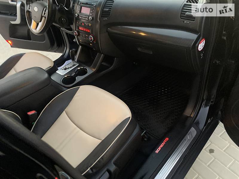 Позашляховик / Кросовер Kia Sorento 2010 в Івано-Франківську